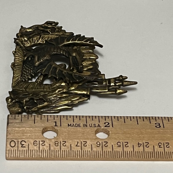 SOLD Signed J.J Jonette vintage dragon castle pin Artifacts - Picture 4 of 8